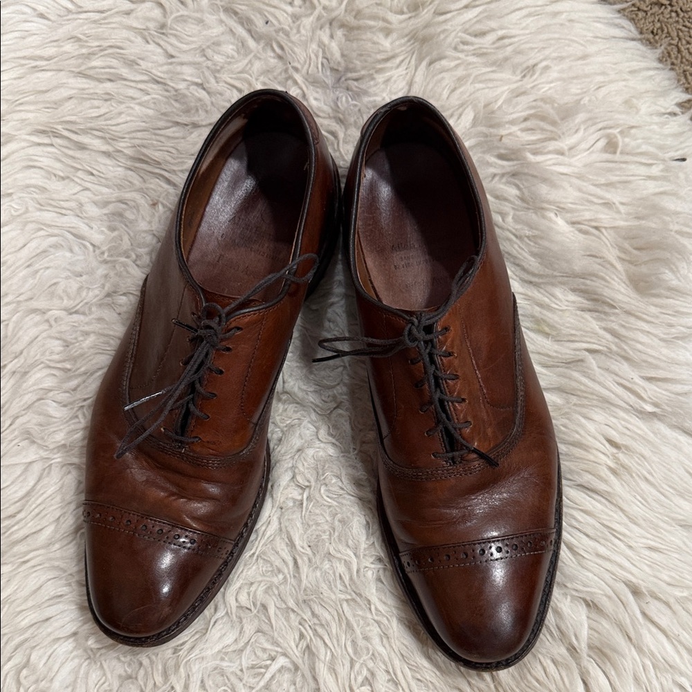 Allen Edmonds Fifth Avenue‎ Cap-toe Oxford Dress Shoe in Brown Leather, size 9.5
